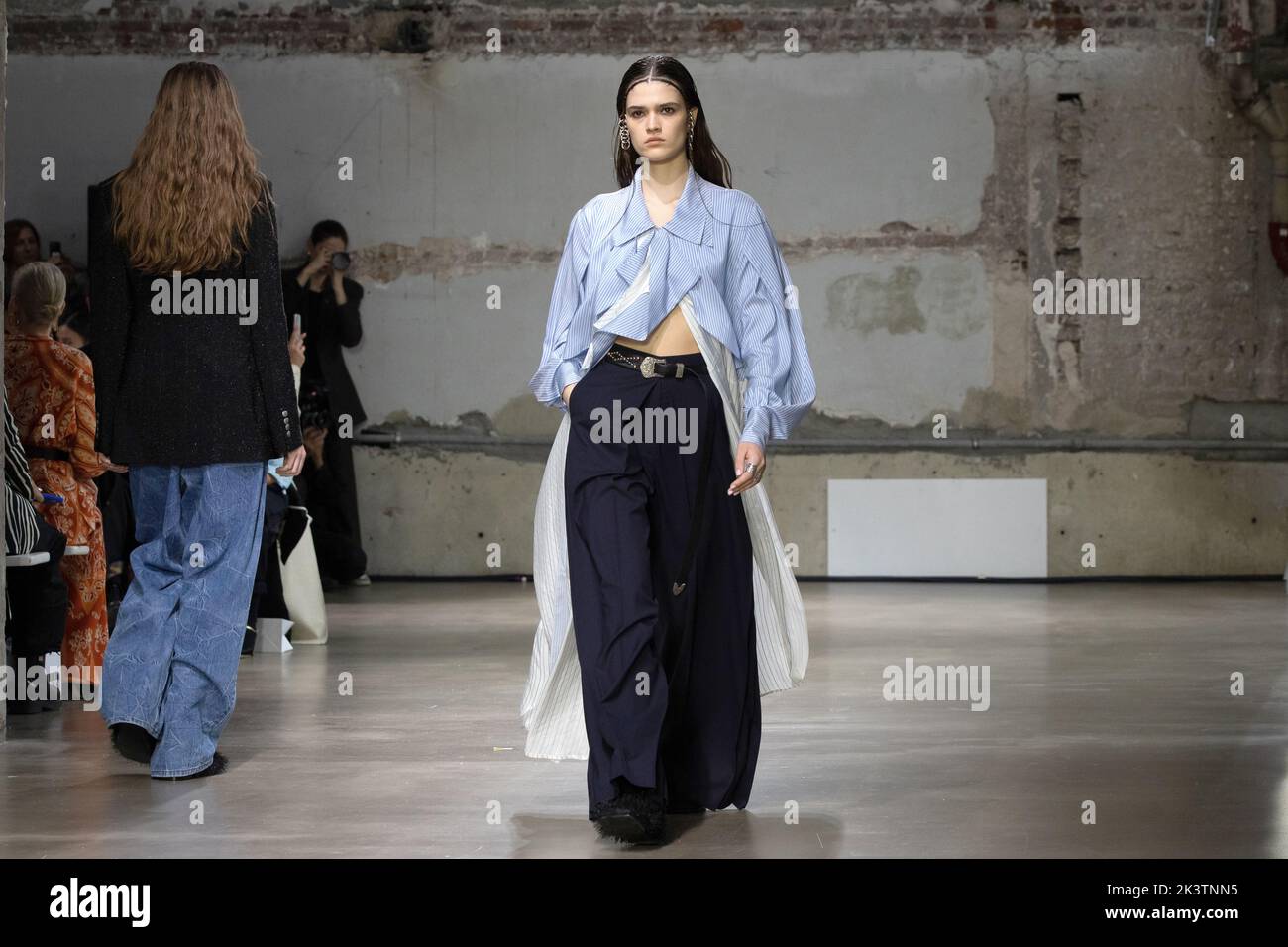 Parigi, Francia, mercoledì, settembre 28, sfilata di moda EENK SS23, Loock Francesco/alamy Foto Stock