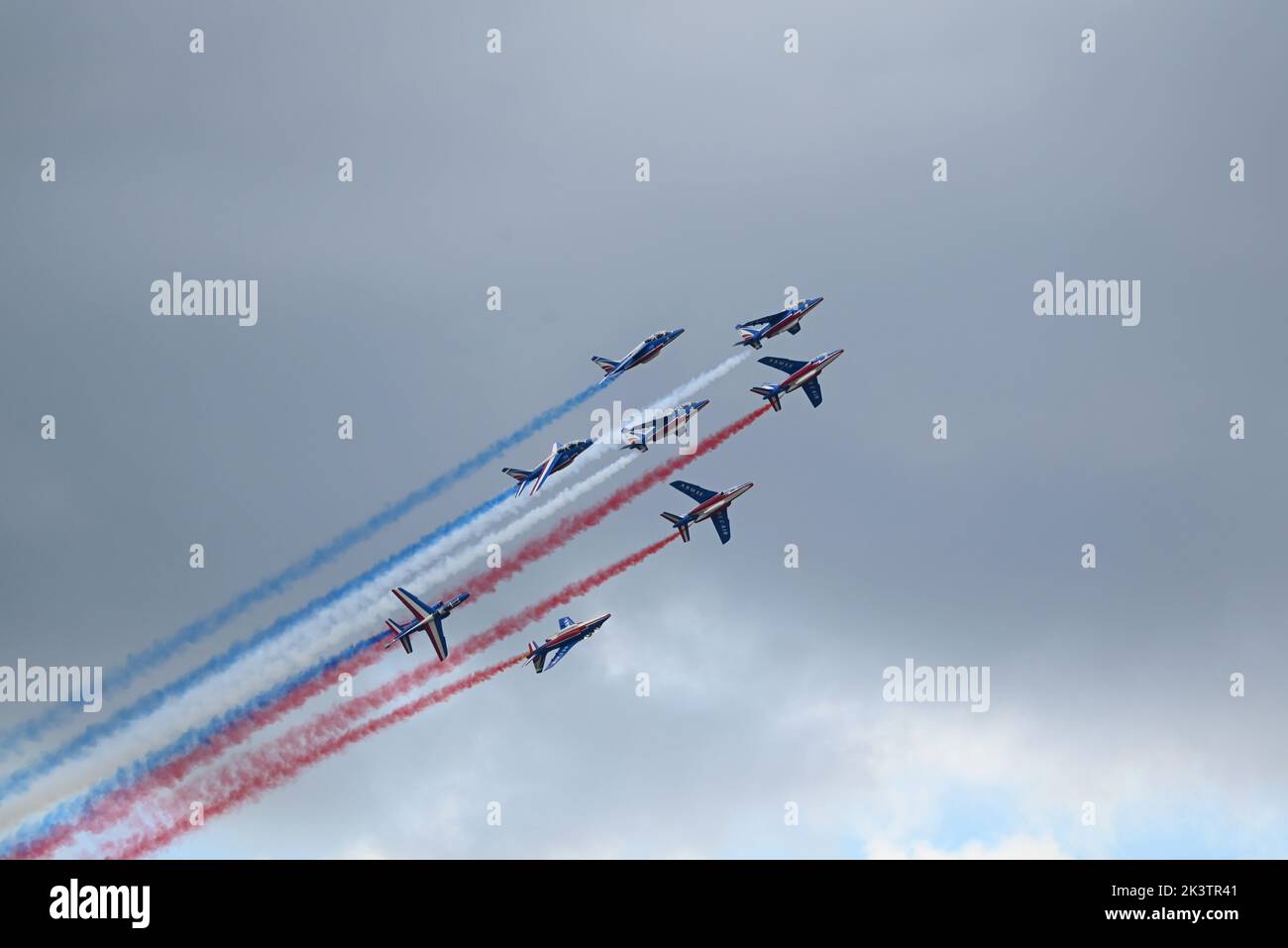 La nazionale francese del jet team ''la patrouille de France'' ha tenuto uno spettacolo sull'ex base aerea francasale, vicino a Tolosa. Foto Stock