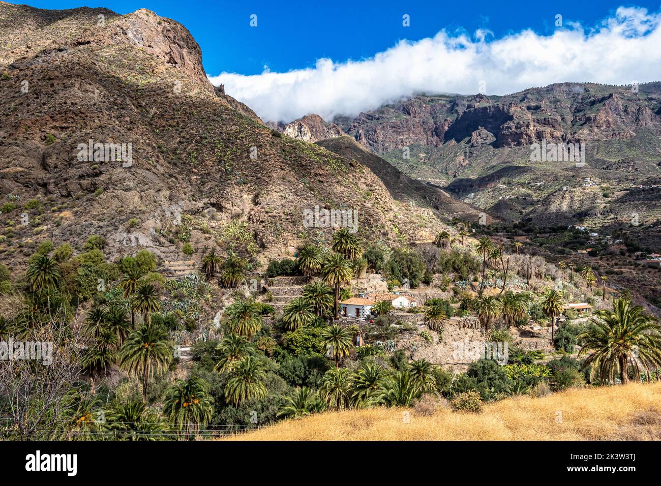 La catena montuosa delle Gran Canarie vicino a Cruz Grande e ai monti San Bartolome de Tirajana in Gran Canaria in Spagna. Escursioni da San Bartolome a Santa Luc Foto Stock