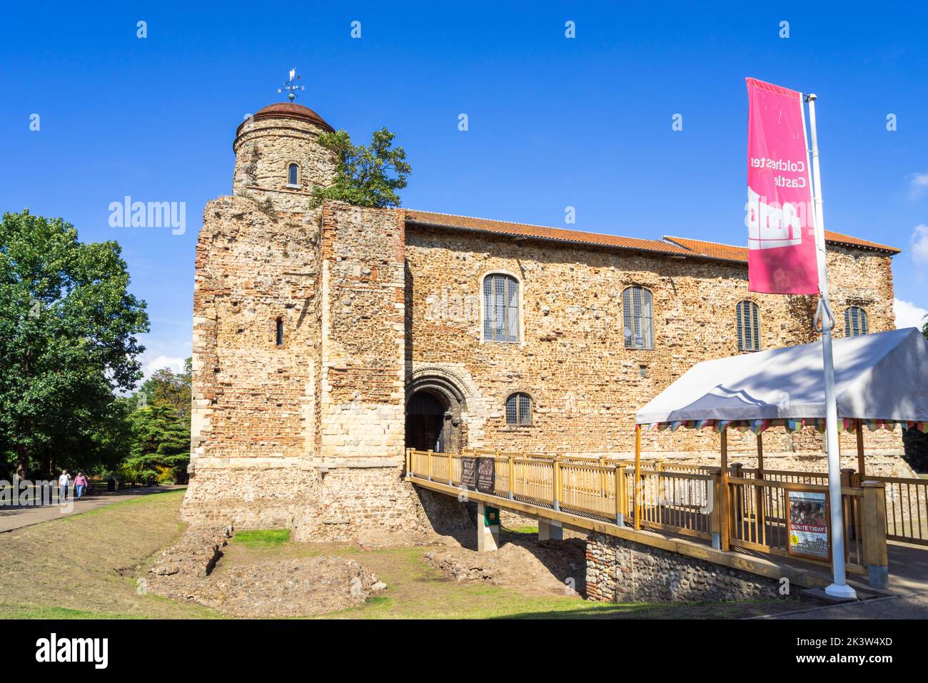 Ingresso al castello di Colchester al Norman Keep e al museo Colchester Castle Park Colchester Essex Inghilterra Regno Unito GB Europa Foto Stock