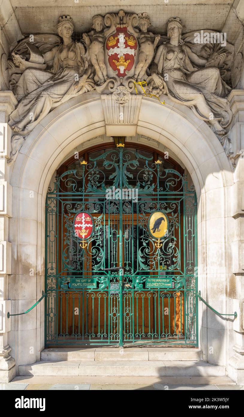 Porte del Municipio Colchester Town Hall Colchester High Street Colchester Town Centre Colchester Essex Inghilterra Regno Unito GB Europa Foto Stock