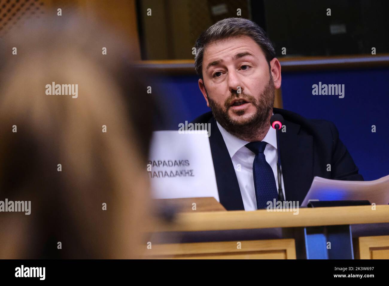 Bruxelles, Belgio. 28th Set, 2022. I membri del Parlamento europeo e greco partecipano alla celebrazione del Centenario della nascita di Manolis Glezos al Parlamento europeo, a Bruxelles, il 28 settembre 2022. Credit: ALEXANDROS MICHAILIDIS/Alamy Live News Foto Stock