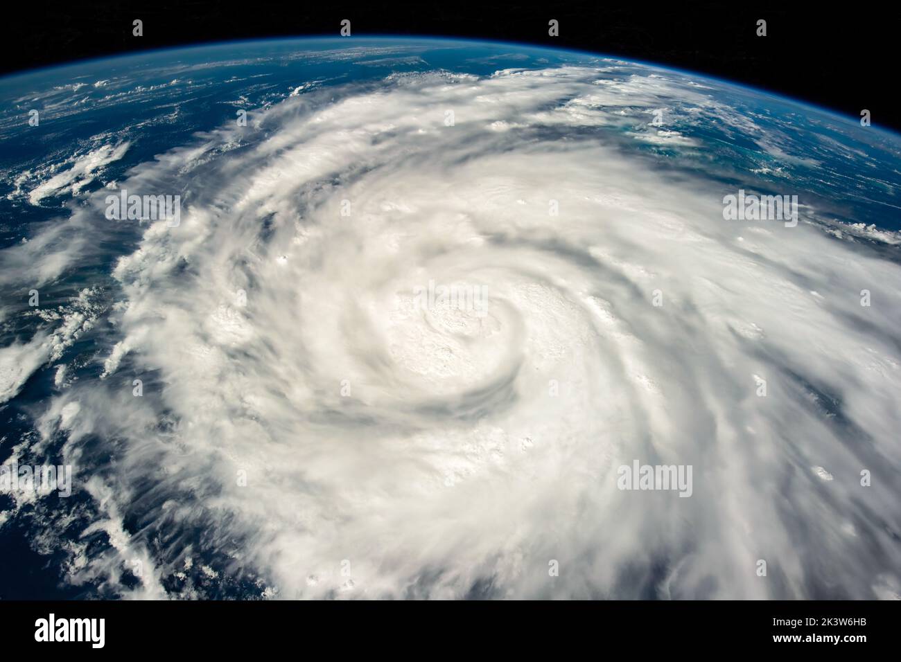 Uragano Ian dalla Stazione spaziale Internazionale il 26 settembre 2022, su Cuba e vicino al Golfo del Messico. Foto Stock
