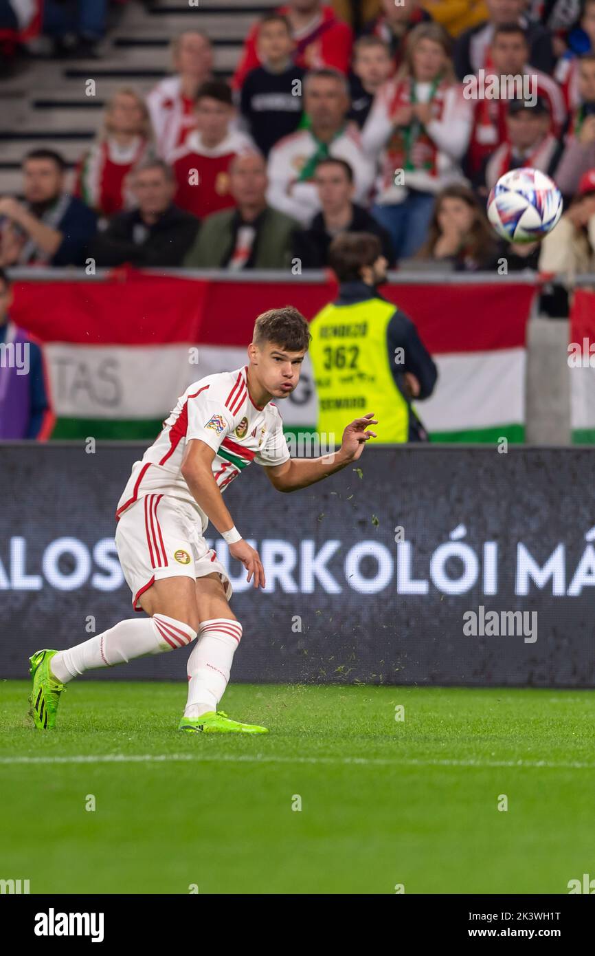 Milos Kerkez (Ungheria) durante la partita UEFA 'Nations League 2022-2023' tra Ungheria 0-2 Italia alla Puskas Arena il 26 settembre 2022 a Budapest, Ungheria. Credit: Maurizio Borsari/AFLO/Alamy Live News Foto Stock