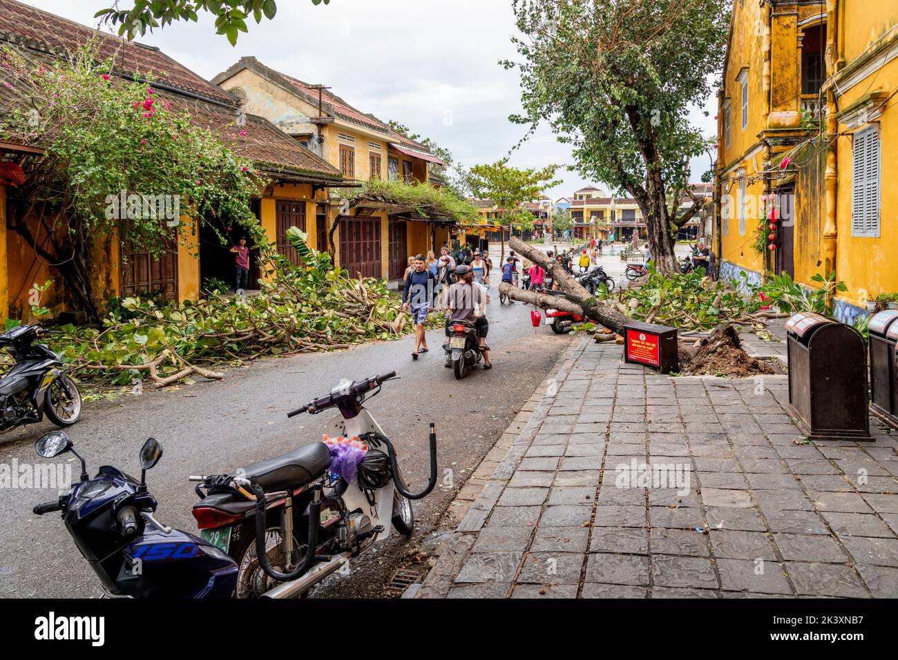 Old Town Hoi An strade dopo Typhoon Noru colpisce il Vietnam centrale Foto Stock