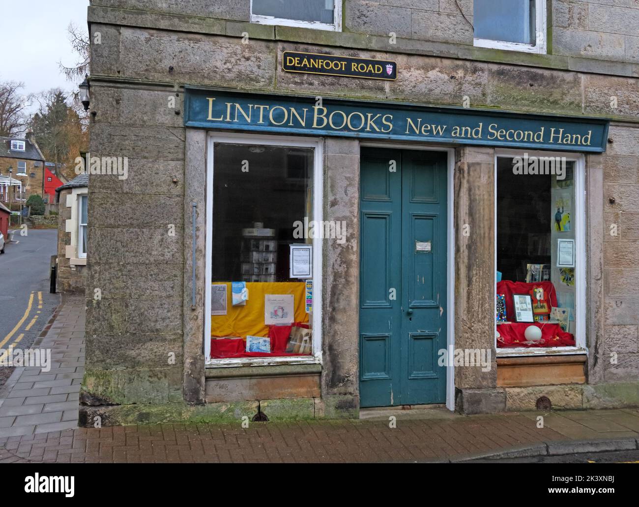 West Linton, Derek Watsons Old Bookshop, Deanfoot Rd, West Linton, Scotland, UK, EH46 7DX - Linton Books Foto Stock