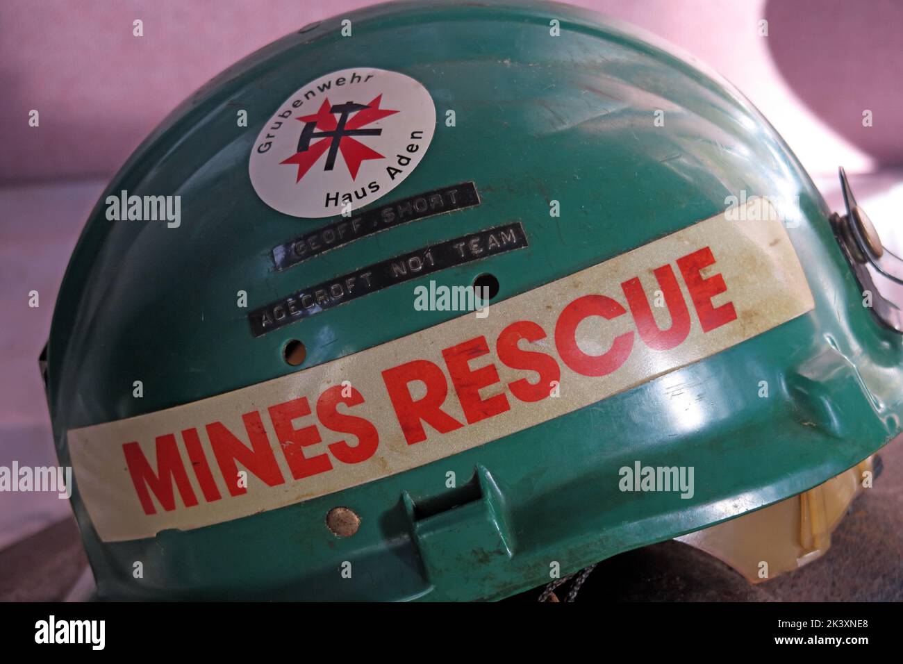 Geoff Short - casco di salvataggio Agecroft No1 Team Mines, miniera di carbone, Astley Green Collidery, Leigh, Greater Manchester, Lancashire, Inghilterra, Regno Unito Foto Stock