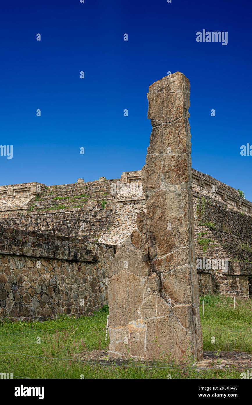 Stela 18 a Monte Alban, sito archeologico, Oaxaca, Messico Foto Stock