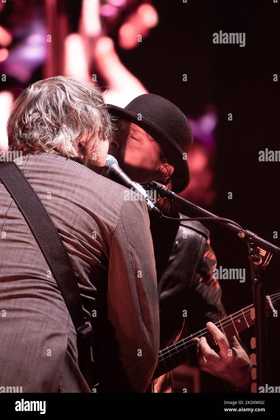 Londra, Regno Unito. 28th settembre 2022. Pete Doherty e Carl Barat alla Roundhouse, che si esibiscono per gli AIM Awards. Cristina Massei/Alamy Live News Foto Stock