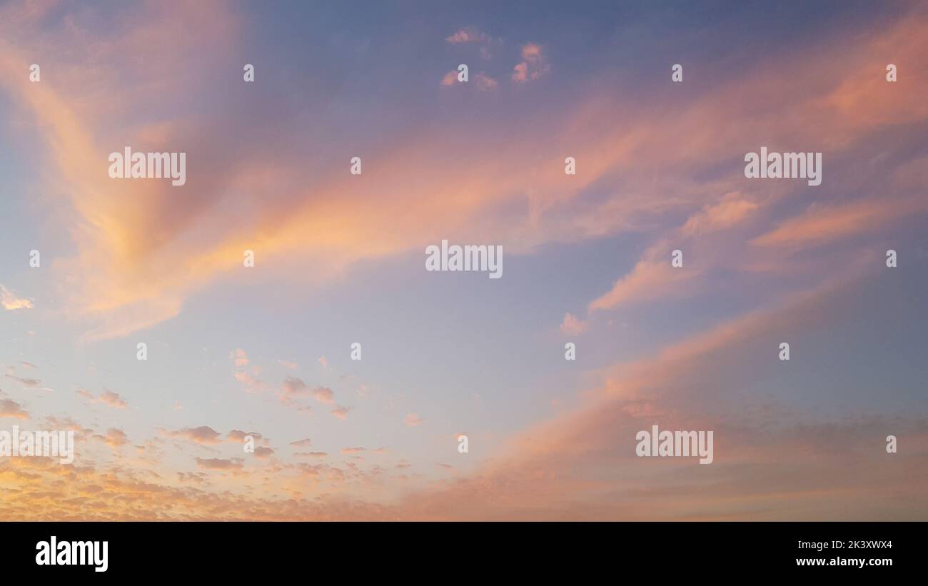 Nuvole nel cielo serale preso in Corea del Sud Foto Stock