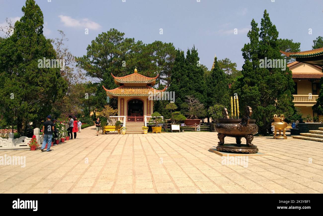 Da Lat, Vietnam - 27 marzo 2018 : Visita del monastero di Thien Vien Truc Lam Vietnam Foto Stock
