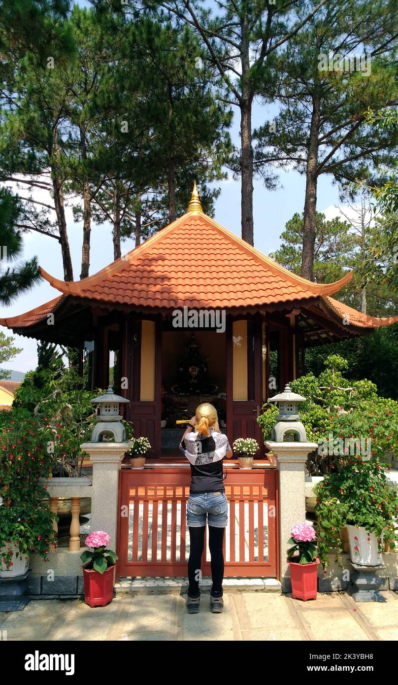Da Lat, Vietnam - 27 marzo 2018 : Visita del monastero di Thien Vien Truc Lam Vietnam Foto Stock