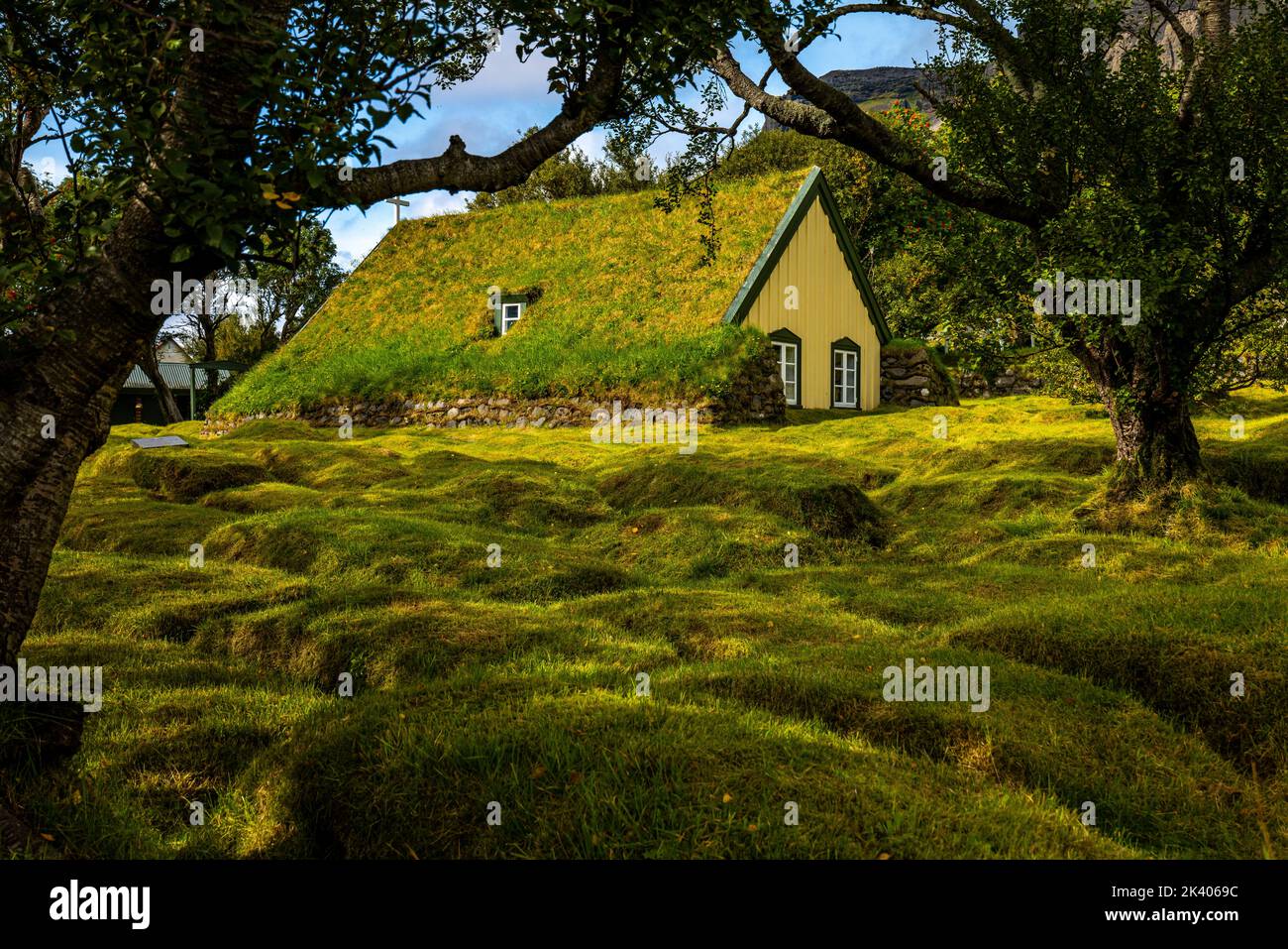 HOFSKIRKJA (1884) HOFN ISLANDA Foto Stock