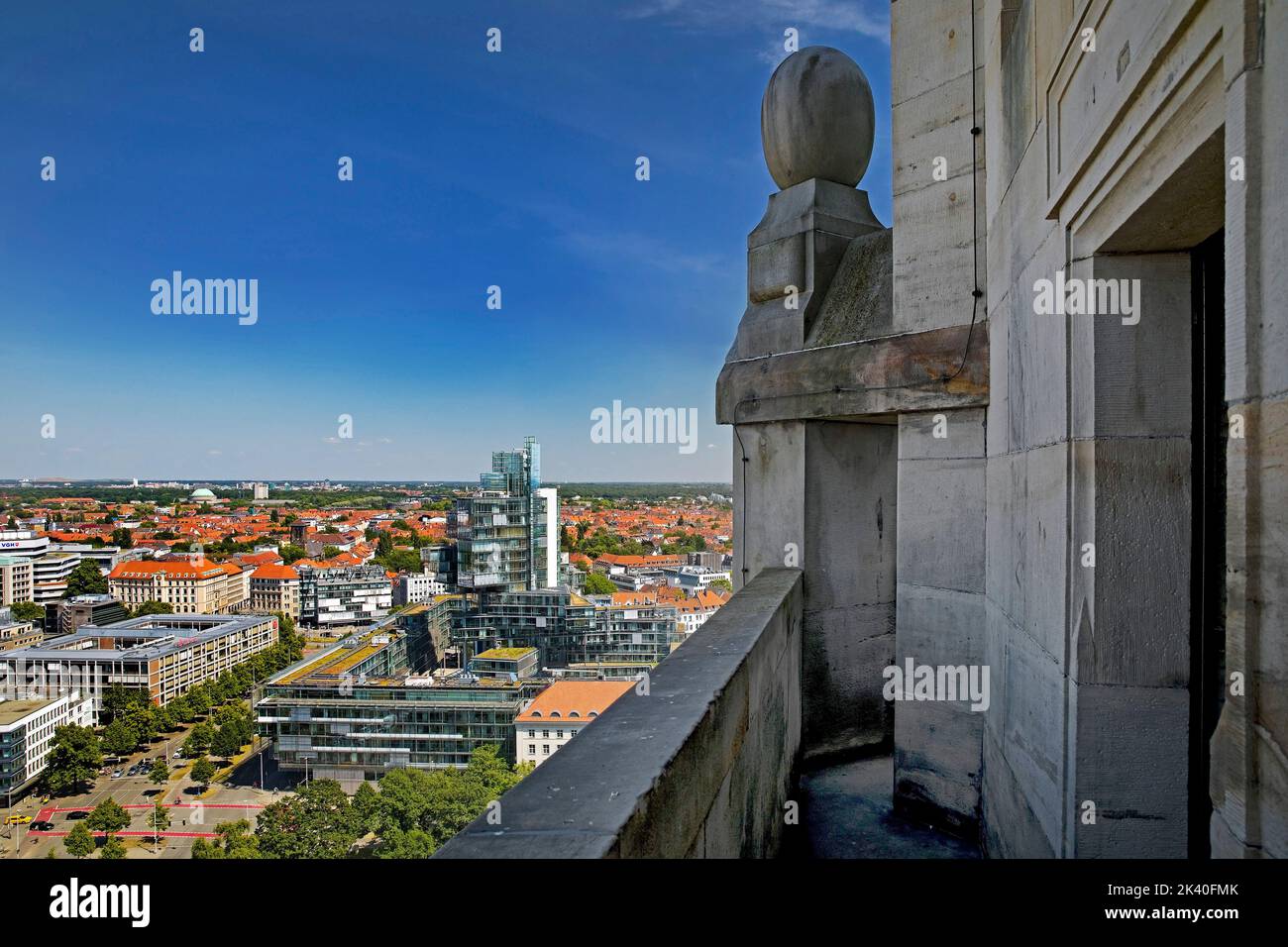 Nuovo Municipio, vista panoramica dalla Torre del Municipio all'edificio amministrativo della Norddeutsche Landesbank, Germania, bassa Sassonia, Hannover Foto Stock