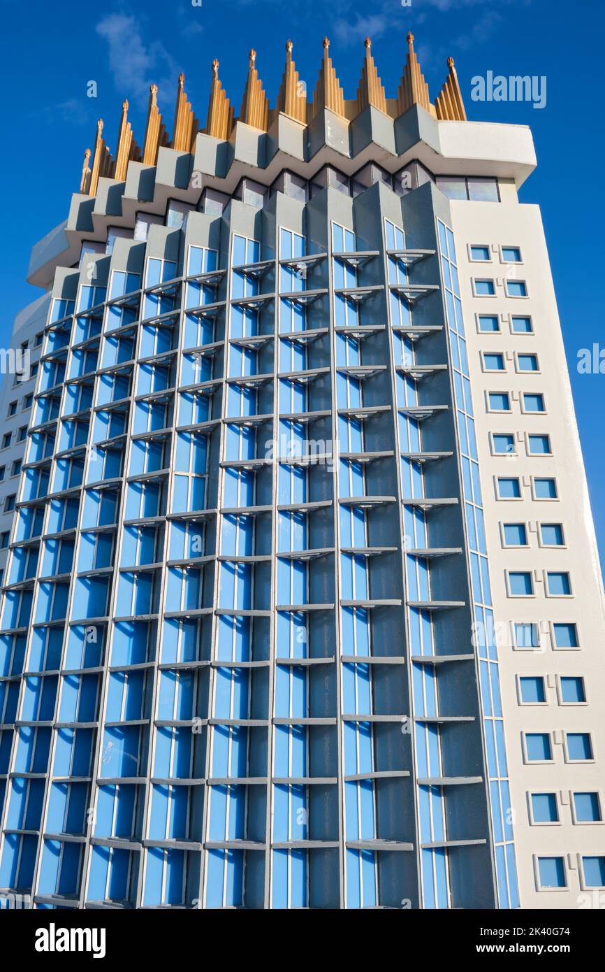 Un modello in miniatura dello storico, famoso, punto di riferimento Kazakhstan Hotel ad Almaty. Al parco in miniatura Atameken Map of Kazakhstan ad Astana, Kazakhstan. Foto Stock