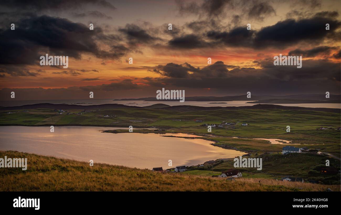 Tramonto sulle isole Shetland Foto Stock