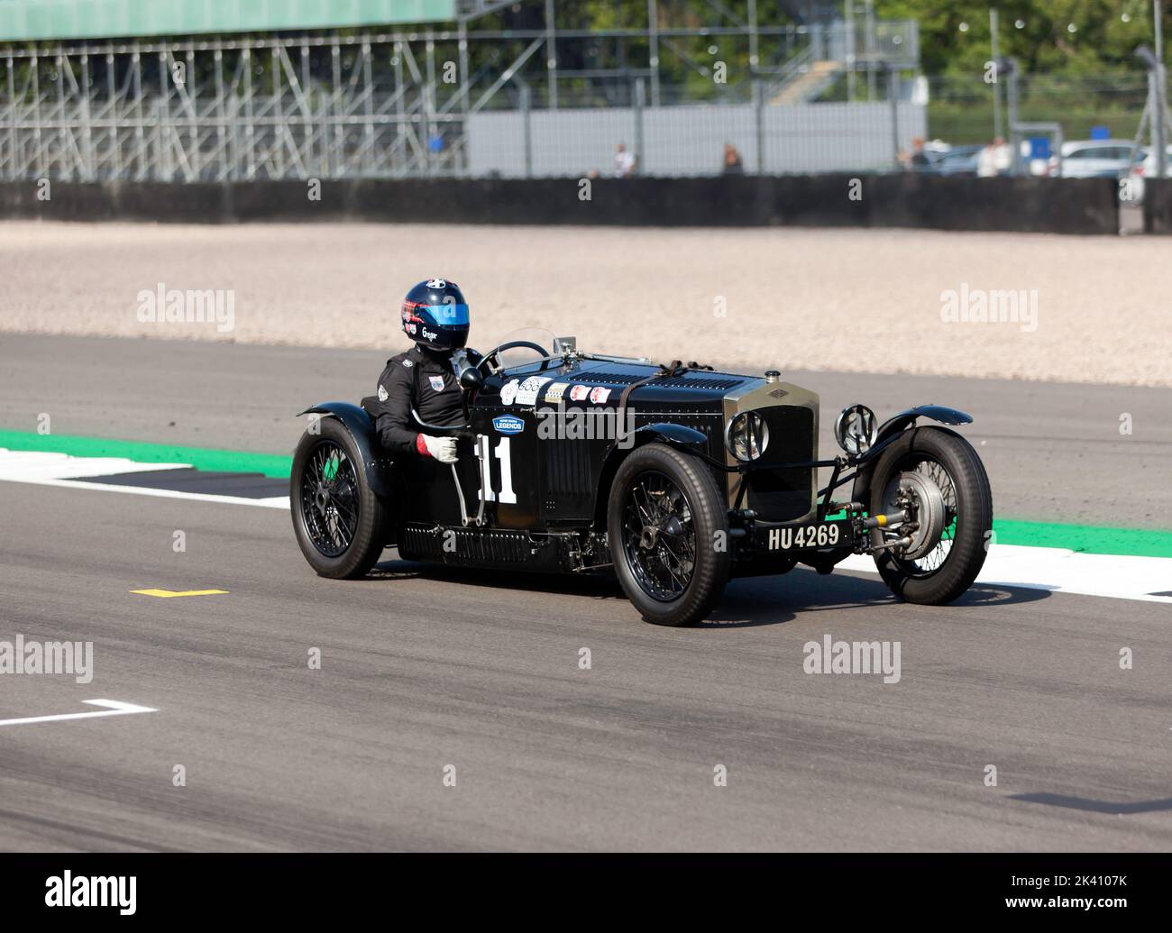 Il Frazer Nash TT Replica 1928, condiviso da Gregor Fisken e Patrick Blakeney Edwards, ha vinto la MRL Pre-War Sports Cars 'BRDC 500' Race. Foto Stock