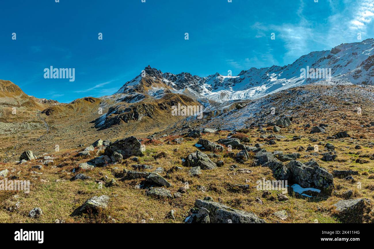 Valle della Dischma, Piz Grialetsch, ghiacciaio della Scaletta *** Caption locale *** Dürrboden, Graubünden, Svizzera, paesaggio, campo, prato, autunno, mou Foto Stock