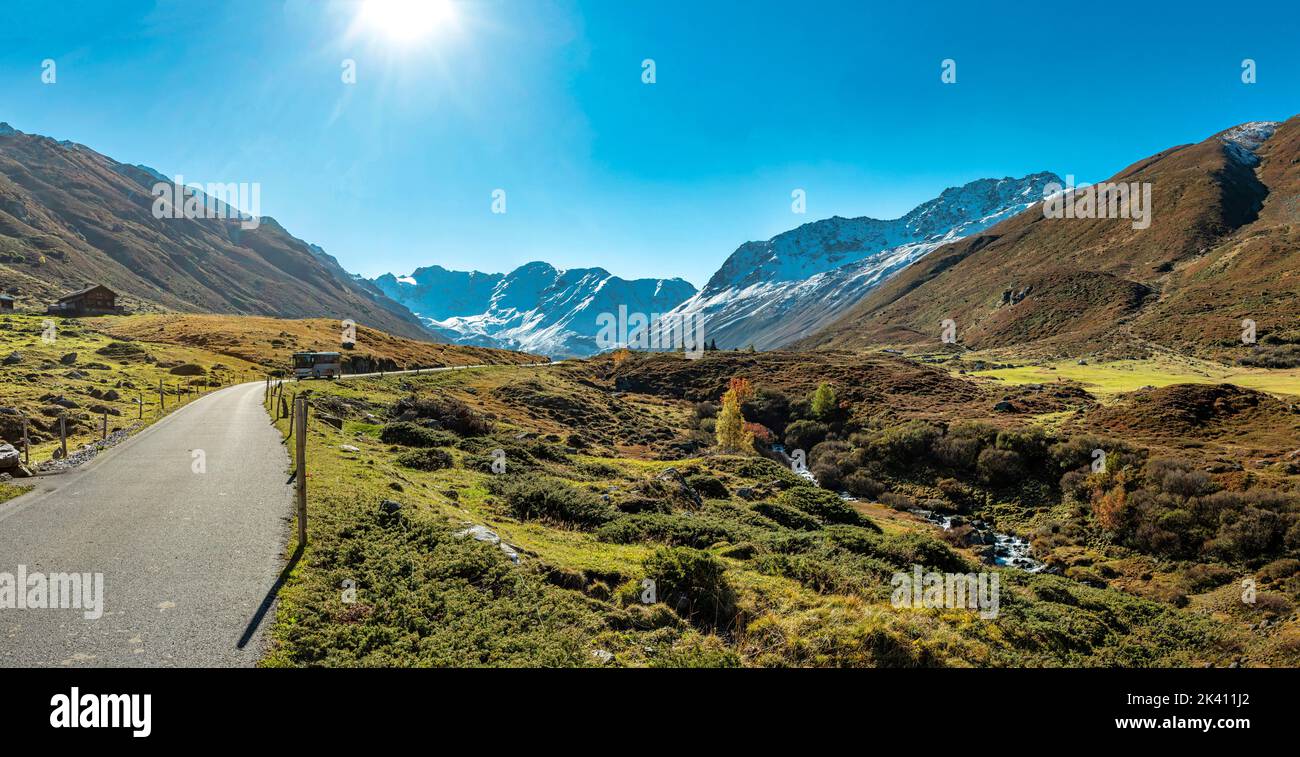 Valle della Dischma *** Caption locale *** Dürrboden, Graubünden, Svizzera, paesaggio, campo, prato, autunno, montagne, colline, Foto Stock