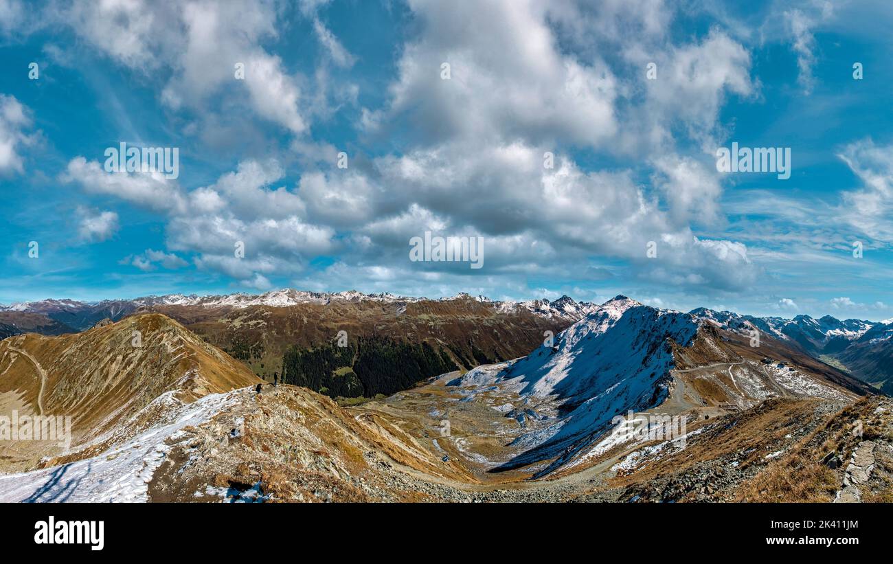Vista dal Jacobshorn *** Caption locale *** Davos, Graubünden, Svizzera, paesaggio, autunno, montagne, colline, Foto Stock