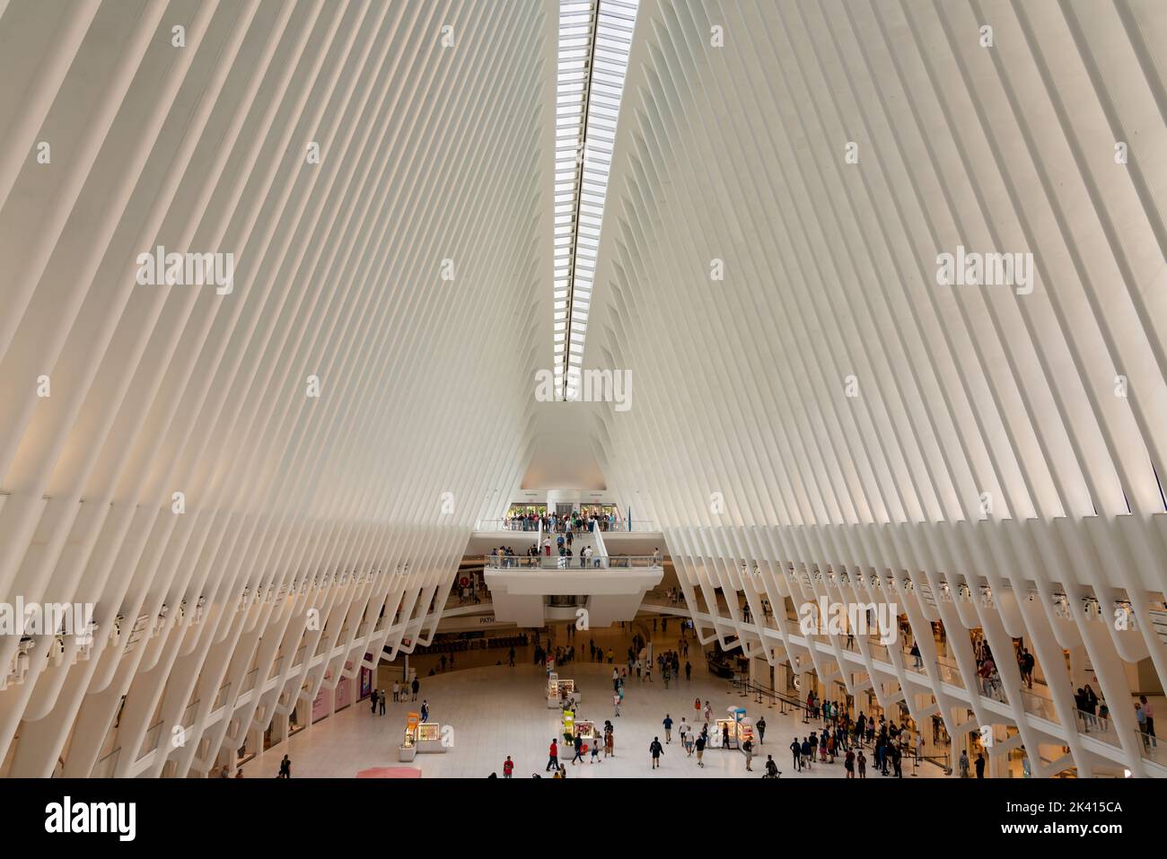 17.09.2022 New York, NY 10006, USA, WTC Cortlandt all'interno della stazione della metropolitana di Cortland accanto al World Trade Center Foto Stock