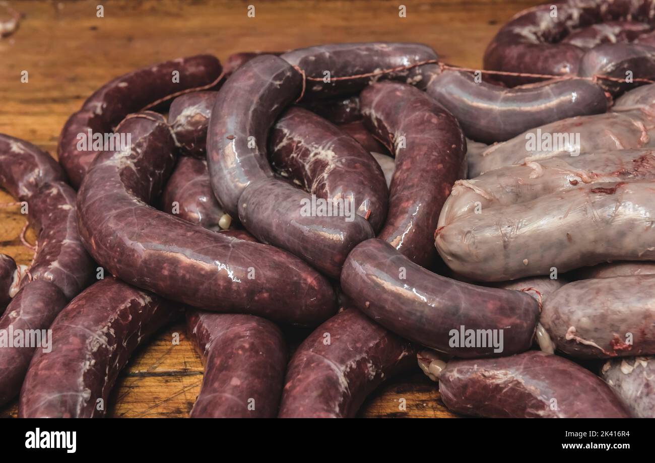 Salsicce fatte in casa, MACELLAIO DI MAIALE tradizionale , Provincia di la Pampa, Argentino Foto Stock