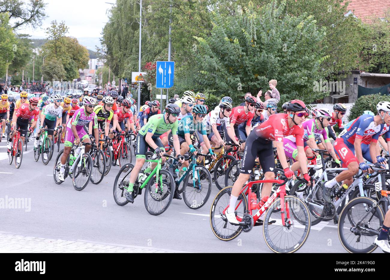 Croazia. 29th Set, 2022. La terza tappa della gara Cro Race da Sinj a Promosten è partita dalla piazza di Sinj, in Croazia, il 29 settembre 2022. Photo: Ivo Cagalj/PIXSELL Credit: Pixsell photo & video agency/Alamy Live News Foto Stock