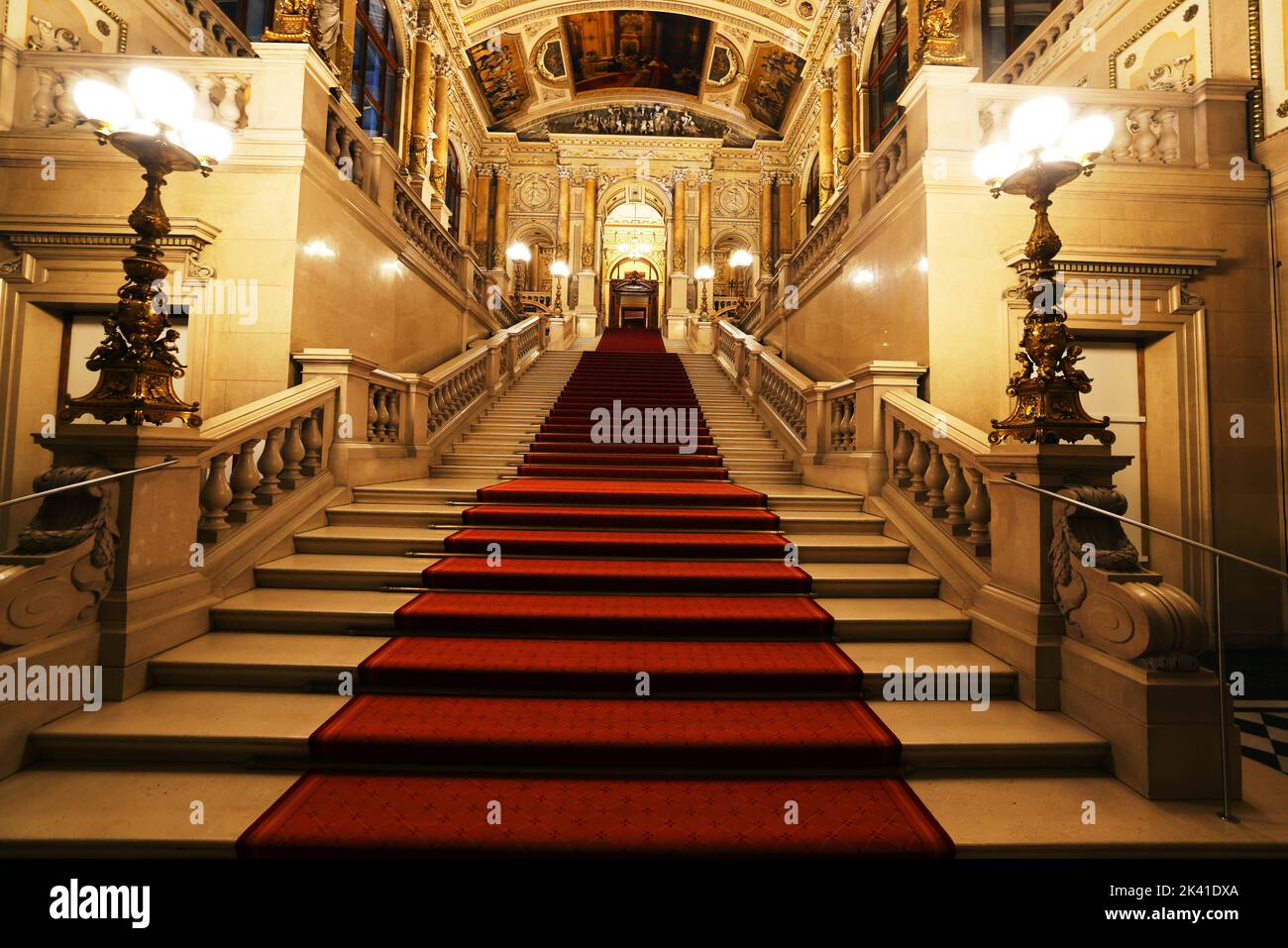 Barock, Teatro, Kunst, Kultur, Wien, Burgtheater, es ist das Österreichische Nationaltheater in der Innenstadt von Vienna mit prachtvollen Treppen Foto Stock