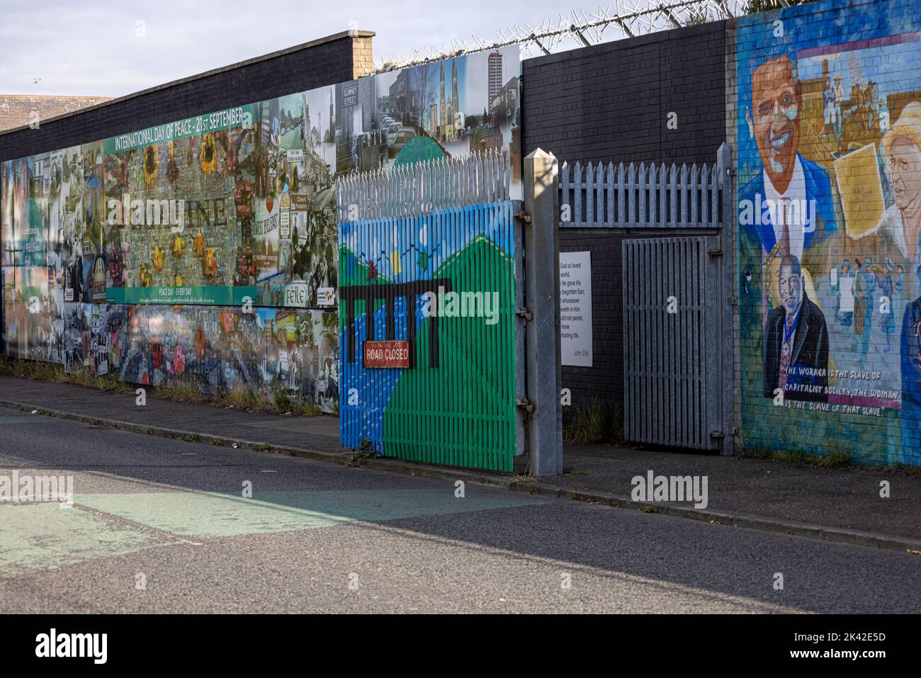 Porte della pace, Northumberland Street, Belfast, Irlanda del Nord, Regno Unito Foto Stock