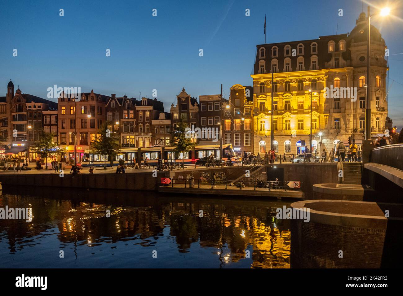 Centro di Amsterdam di notte, Paesi Bassi Foto Stock