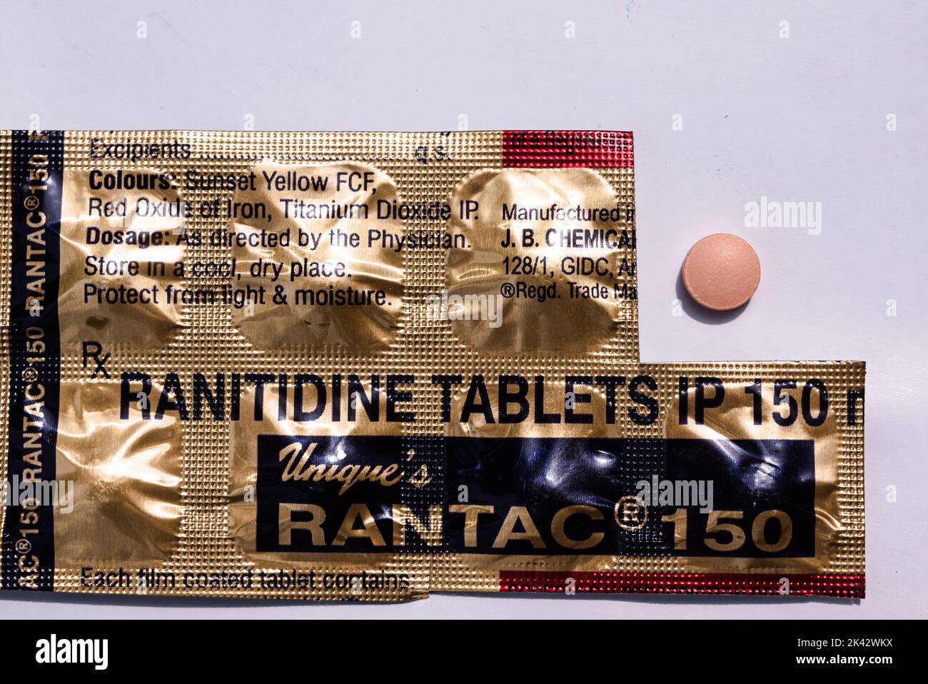 Il Ministero della Salute indiano ha rimosso il sale antacidico popolare Ranitidina dalla lista nazionale dei medicinali essenziali (NLEM) su cancro-causando impurità N-nitrosodimetilammina (NDMA) preoccupazioni. Ranitidina è popolarmente venduto sotto il marchio Rantac ed è l'antiacido più comunemente prescritto per acidità e problemi di mal di stomaco in India. Tehatta, Bengala Occidentale; India. Foto Stock