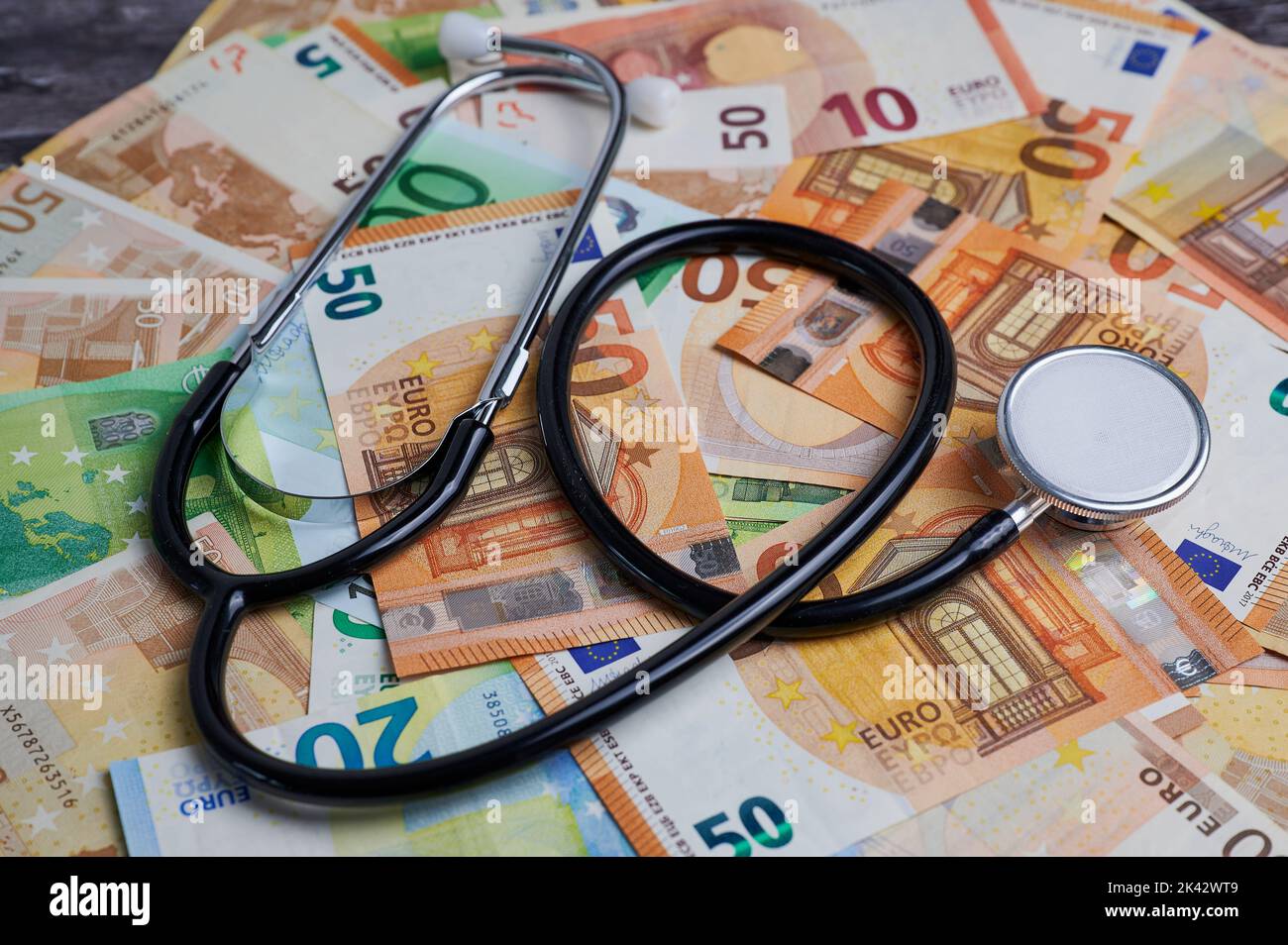 Stetoscopio sulle banconote europee Foto Stock