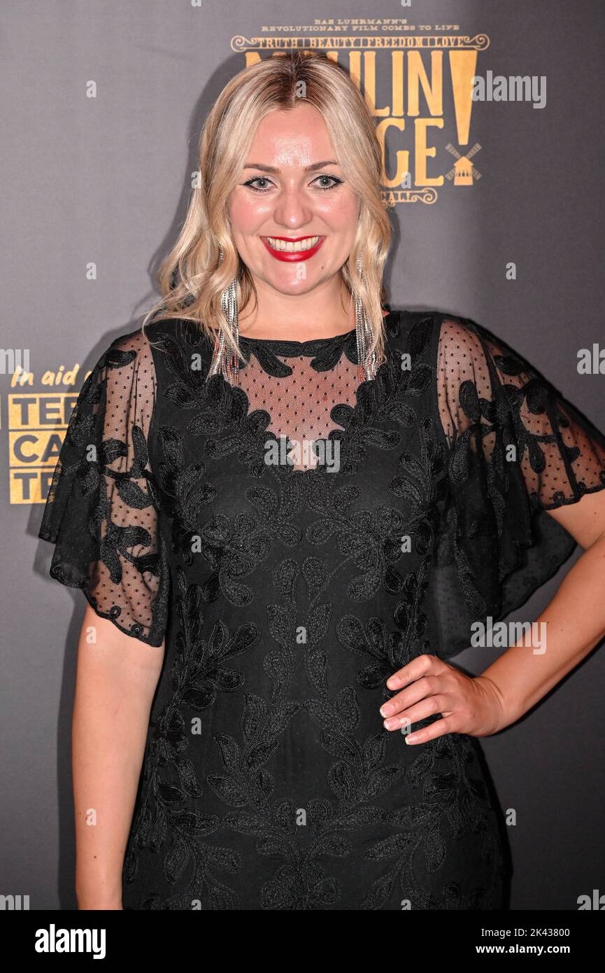 Londra, UK, 29/09/2022, Larissa Eddie Arriver al Moulin Rouge! Il gala musicale in aiuto del Teenage Cancer Trust al Piccadilly Theatre, Londra, Regno Unito. Giovedì 29 settembre Foto Stock