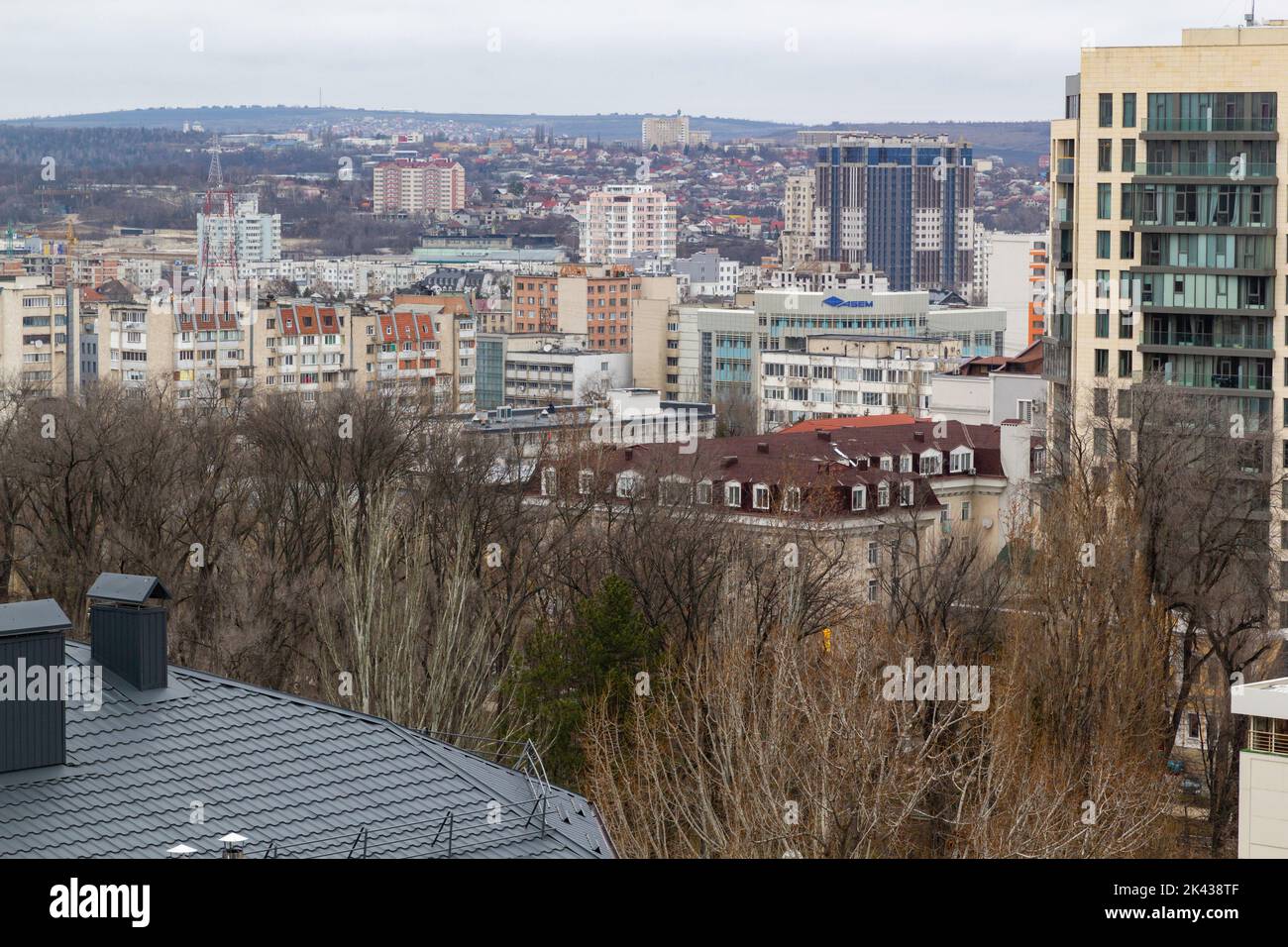 Vista dell'Accademia di Studi economici e della via Columna, Chisinau, Moldova. Foto Stock