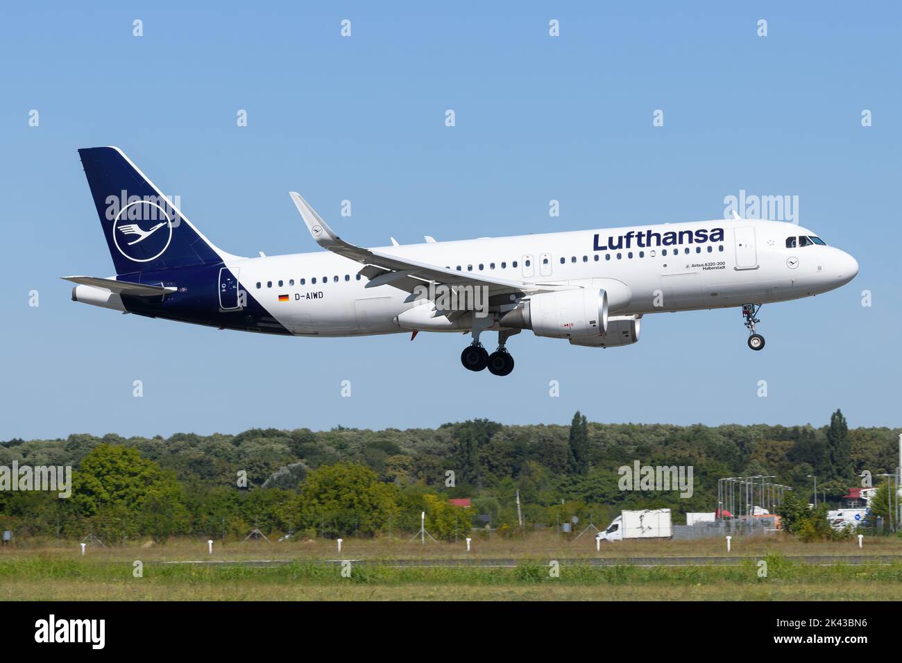Atterraggio dell'aeromobile Lufthansa Airlines Airbus A320. Aereo di Deutsche Lufthansa AG. Foto Stock