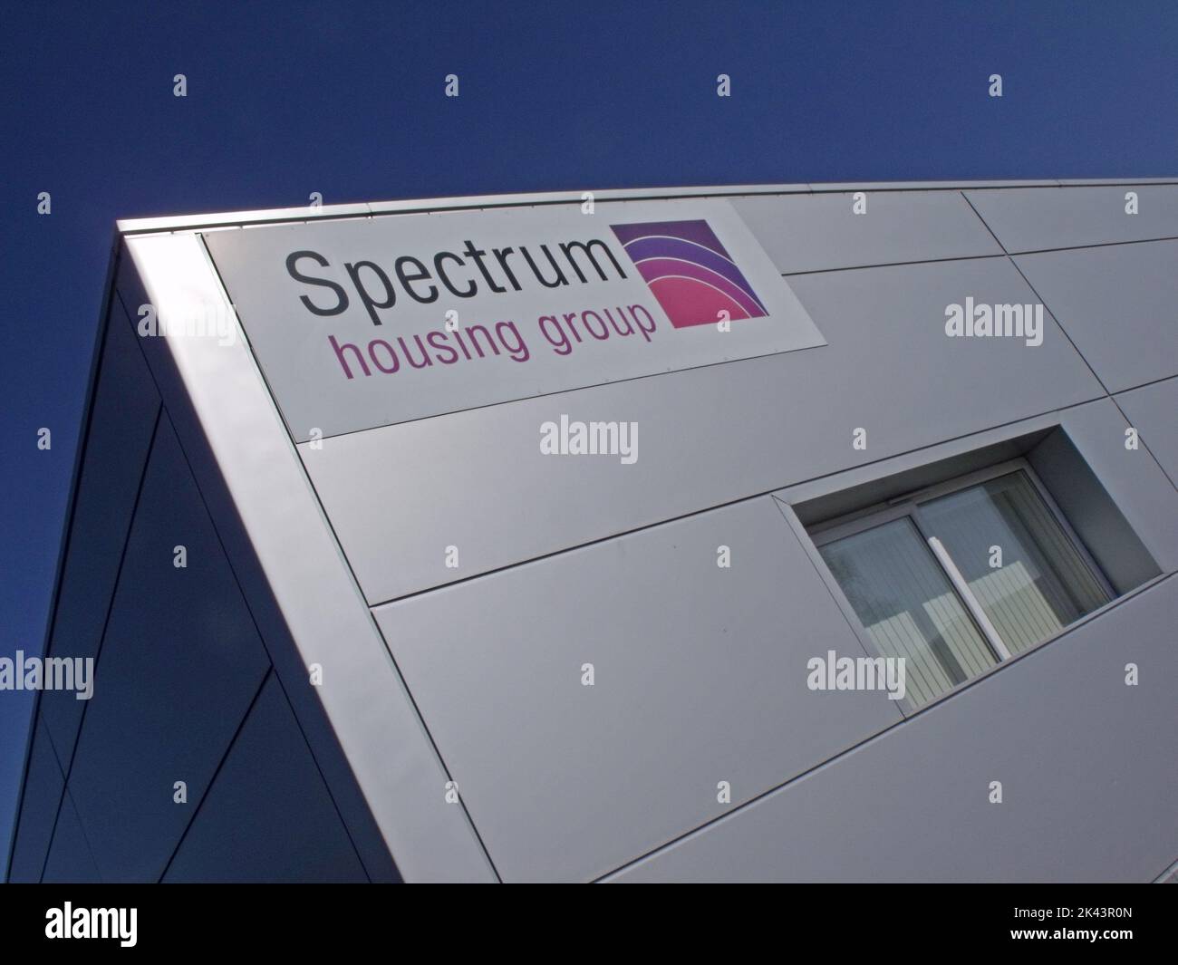 Spectrum Housing Group ufficio Christchurch, ora Sovereign Housing Association, Spectrum House, Grange Rd, Christchurch, Dorset, INGHILTERRA, REGNO UNITO, BH23 4GE Foto Stock