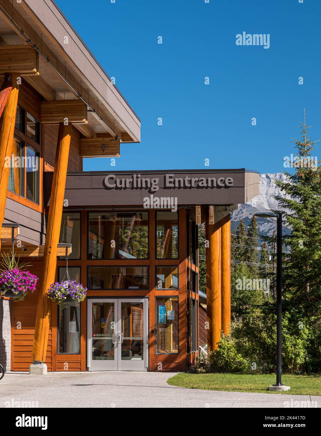 L'ingresso per lo sport Curling ad un'arena di ghiaccio a Banff, Alberta, Canada Foto Stock