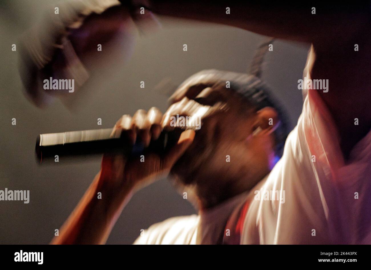 Il rapper Coolio, vincitore del Grammy Award, si esibisce lunedì 5 ottobre 2009 presso il club 527 Main di Murfreesboro, Rutherford County, Tennessee, USA. Nato Artis Leon Ivey Jr., Coolio è forse meglio conosciuto per i suoi successi di metà 1990s 'Gangstaa's Paradise' e 'Fantastic Voyage', vincendo il Grammy 1996 per il miglior Rap solo Performance e il MTV Video Music Award 1996 per 'Gangstaa's Paradise' e incoronato artista preferito Rap/Hip-Hop ai 1996 American Music Awards. (Apex MediaWire Foto di Billy Suratt) Foto Stock