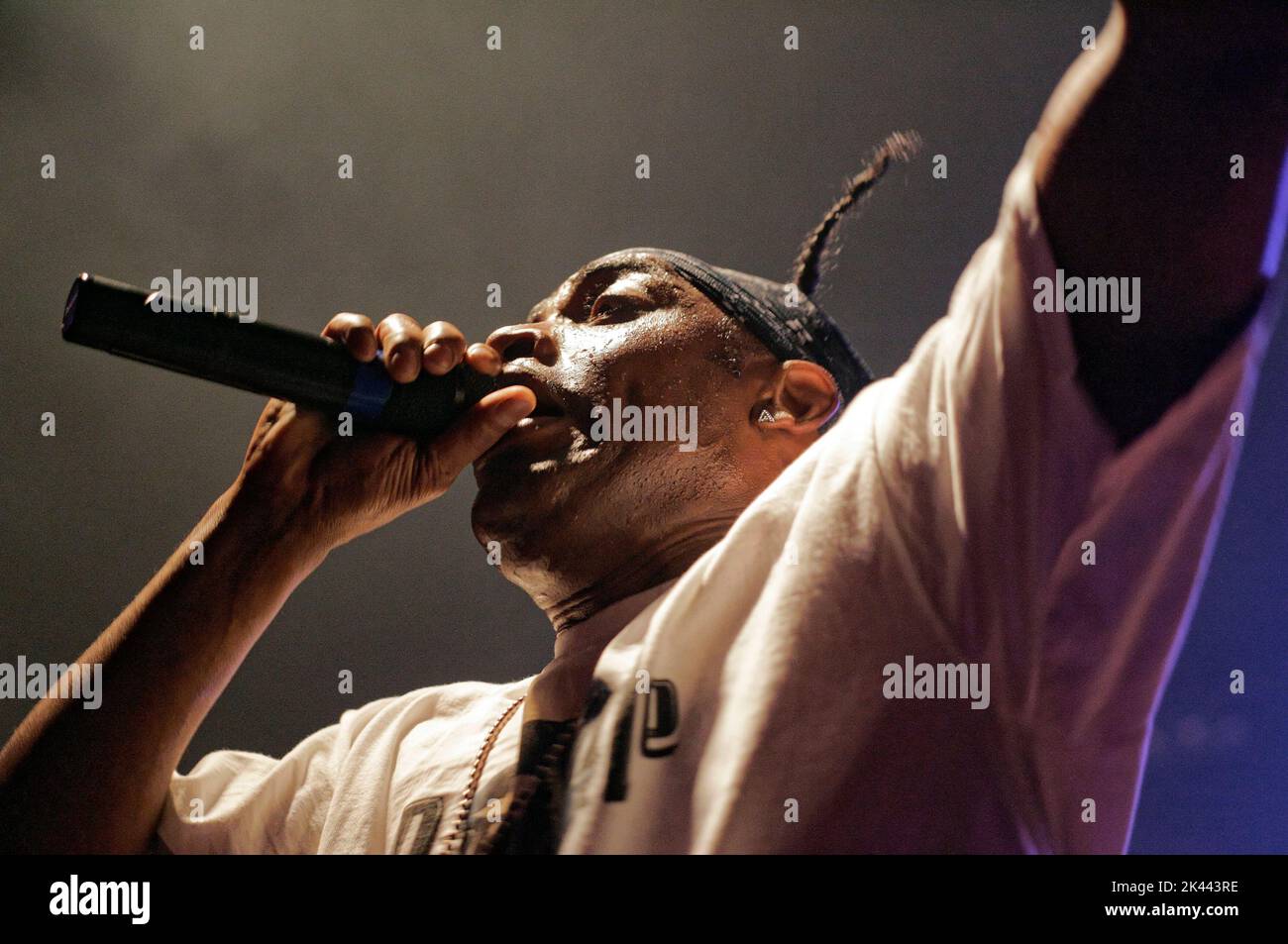 Il rapper Coolio, vincitore del Grammy Award, si esibisce lunedì 5 ottobre 2009 presso il club 527 Main di Murfreesboro, Rutherford County, Tennessee, USA. Nato Artis Leon Ivey Jr., Coolio è forse meglio conosciuto per i suoi successi di metà 1990s 'Gangstaa's Paradise' e 'Fantastic Voyage', vincendo il Grammy 1996 per il miglior Rap solo Performance e il MTV Video Music Award 1996 per 'Gangstaa's Paradise' e incoronato artista preferito Rap/Hip-Hop ai 1996 American Music Awards. (Apex MediaWire Foto di Billy Suratt) Foto Stock