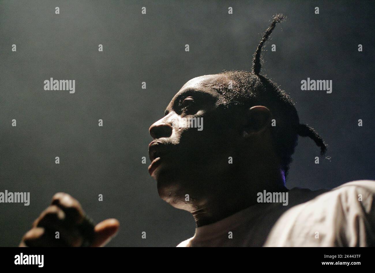 Il rapper Coolio, vincitore del Grammy Award, si esibisce lunedì 5 ottobre 2009 presso il club 527 Main di Murfreesboro, Rutherford County, Tennessee, USA. Nato Artis Leon Ivey Jr., Coolio è forse meglio conosciuto per i suoi successi di metà 1990s 'Gangstaa's Paradise' e 'Fantastic Voyage', vincendo il Grammy 1996 per il miglior Rap solo Performance e il MTV Video Music Award 1996 per 'Gangstaa's Paradise' e incoronato artista preferito Rap/Hip-Hop ai 1996 American Music Awards. (Apex MediaWire Foto di Billy Suratt) Foto Stock