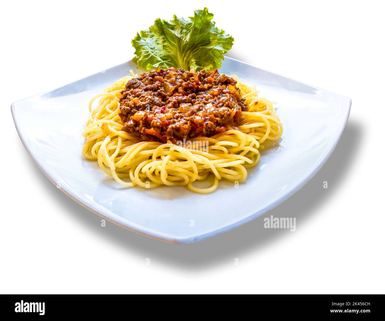 Cambogiano stile Khmer cibo che i turisti e la gente del posto mangiano a Siem Reap. Anche gli spaghetti sono popolari in Asia. Foto Stock