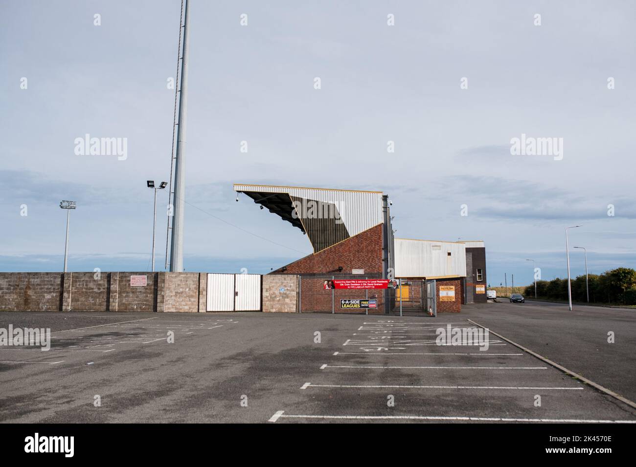 L'East Fife Football Club è una squadra di calcio fondata nel 1903 a Methil, Fife. Si sfidano nella Scottish League Two e giocano al Bayview Stadium. Foto Stock
