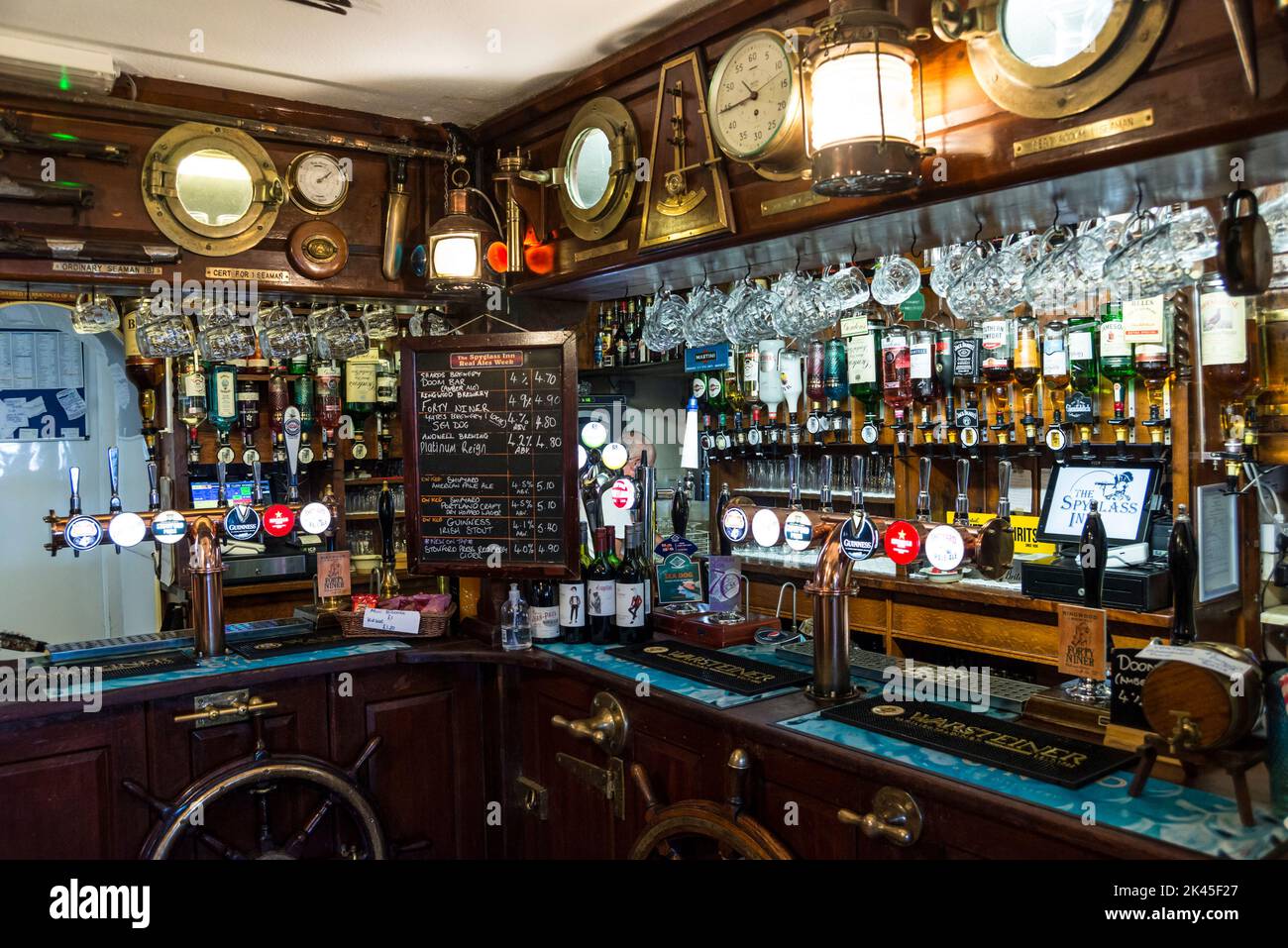 Interiror del Spyglass Inn, Ventnor, Isola di Wight, Regno Unito Foto Stock