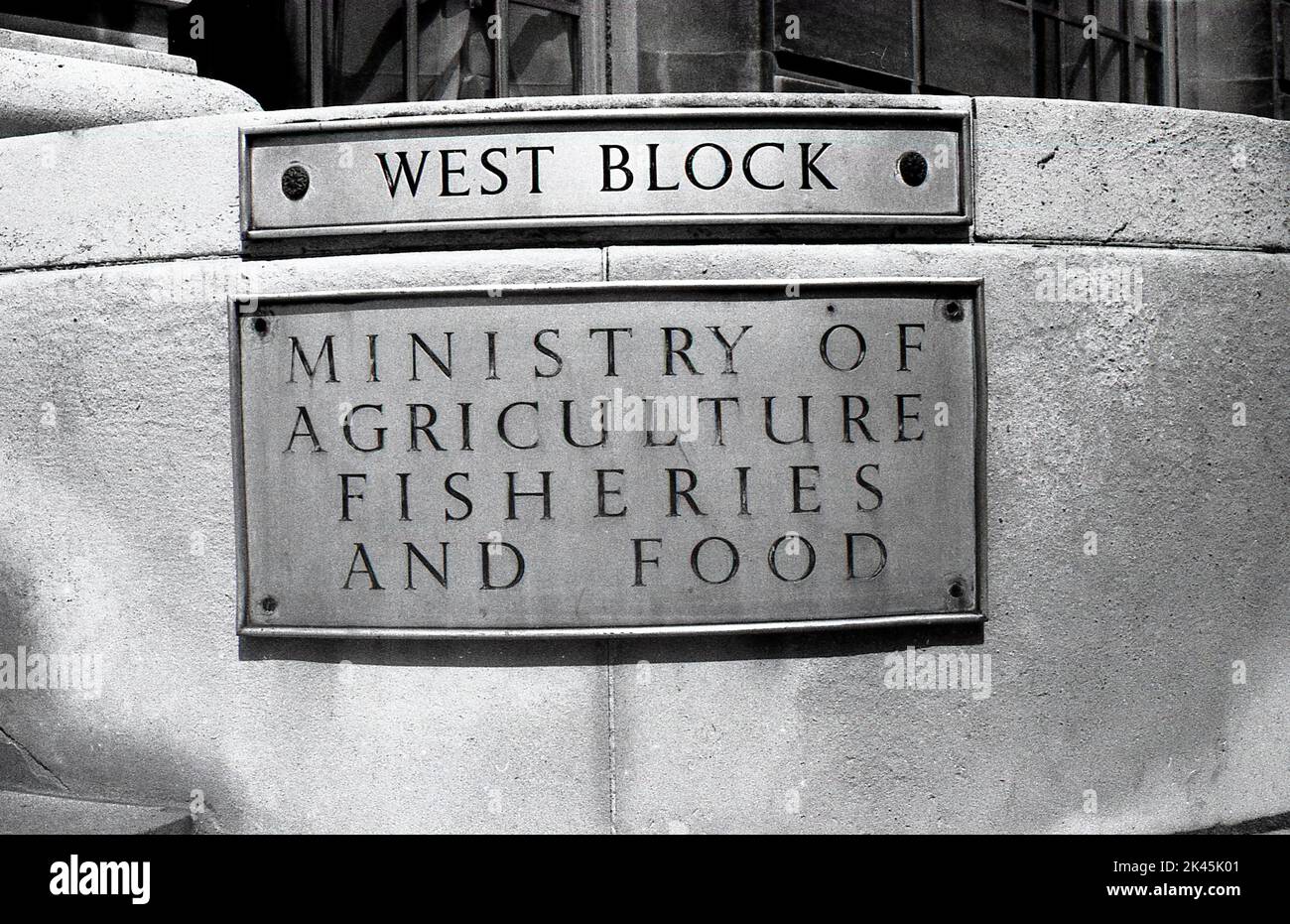 Il blocco ovest del Ministero dell'Agricoltura, della pesca e dell'alimentazione a Whitehall Place, Londra il 5 agosto 1989. L'edificio storico risale al 1909. Foto Stock