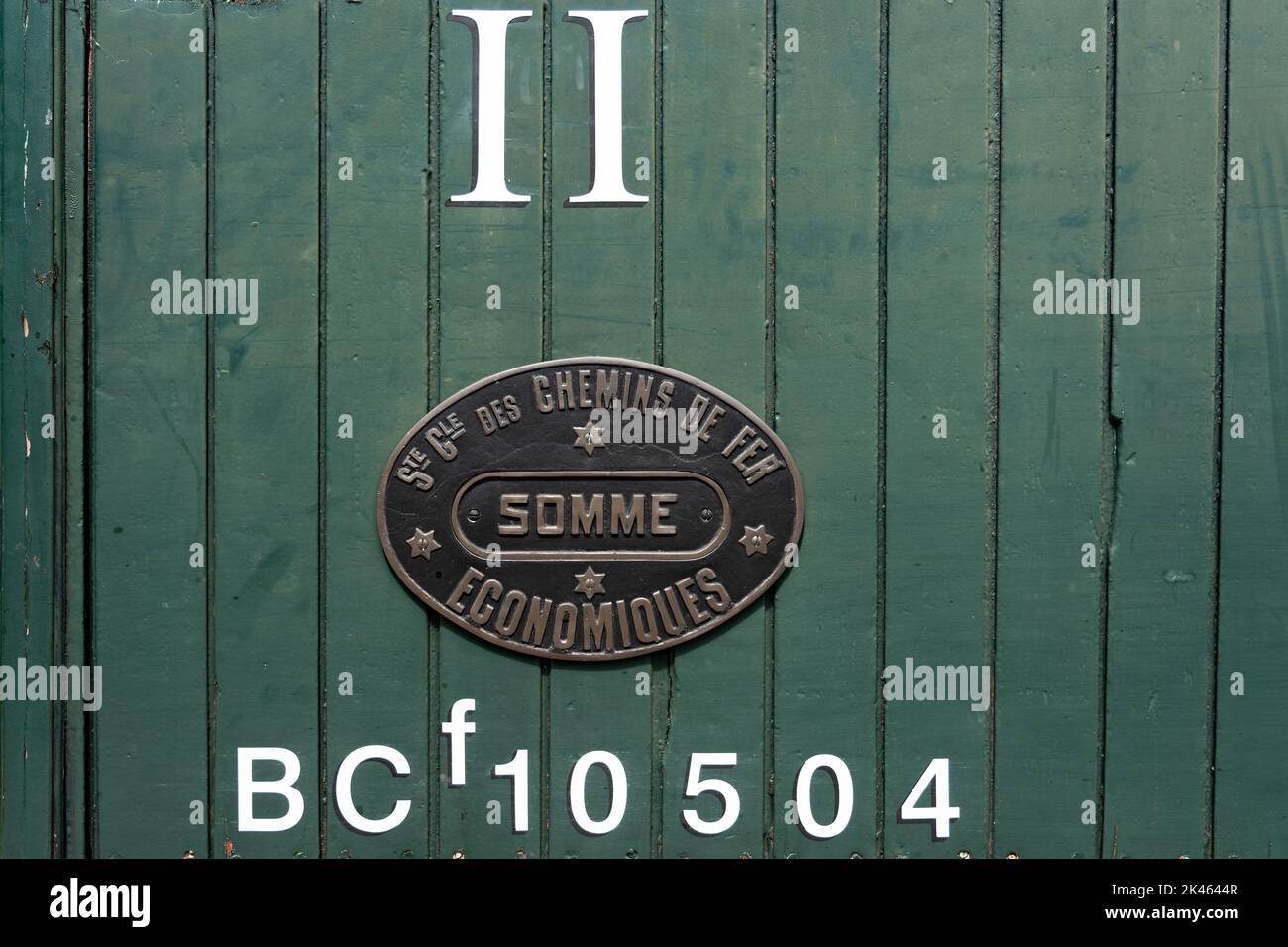 Targhe attaccate ad un treno a vapore. Foto Stock