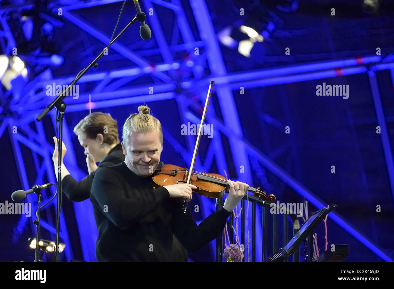 Vienna, Austria. 08 maggio 2019. Festival della gioia a Vienna. Pekka Kuusisto suona con l'Orchestra Sinfonica di Vienna Foto Stock