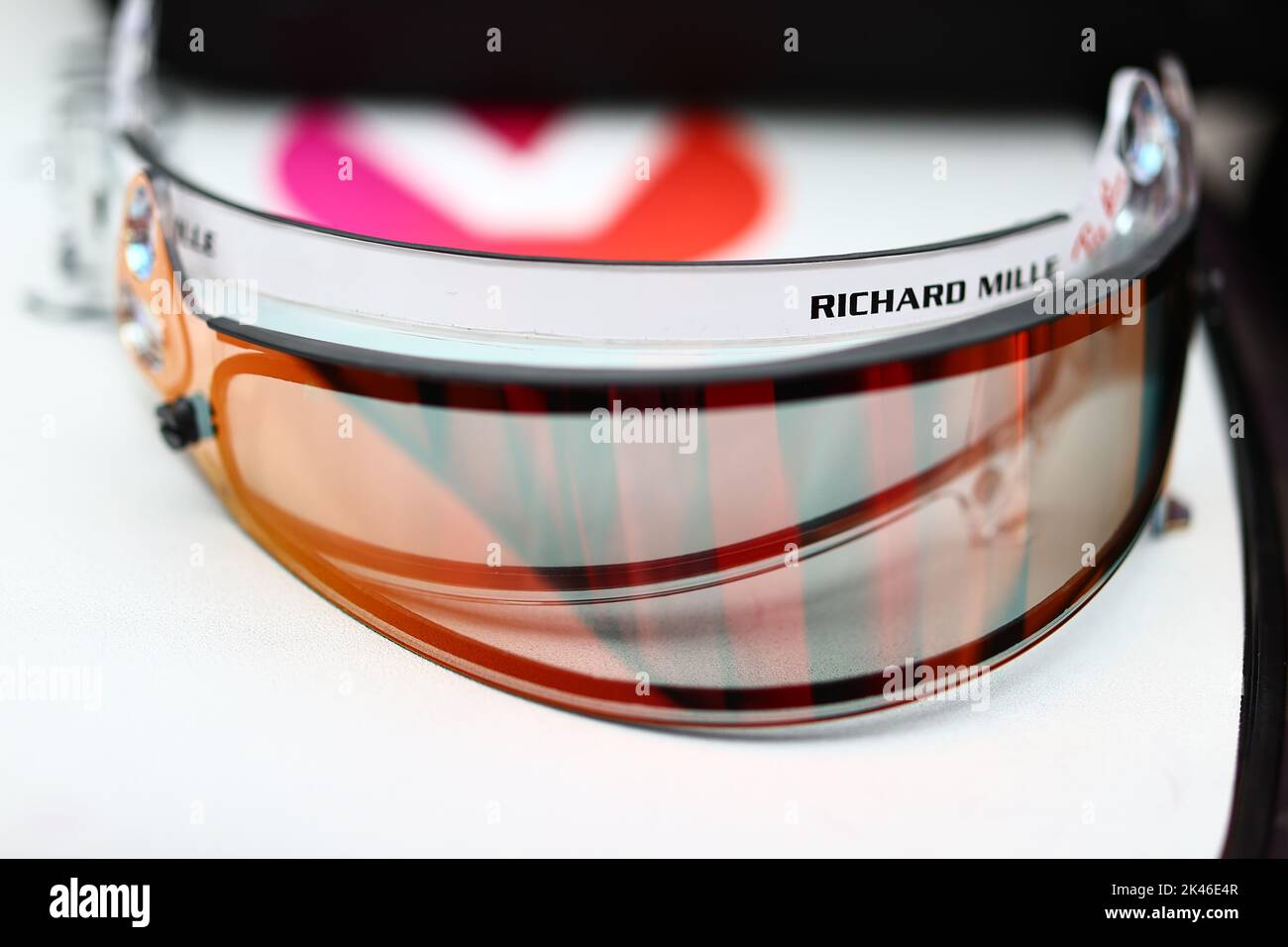 Singapore, Singapore. 29th Set, 2022. SINGAPORE, circuito stradale di Singapore, 29. 2022 settembre: Casco di Charles LECLERC, Ferrari con una visiera speciale per le luci notturne sul tracciato di Singapore - GP di Formula 1 a SINGAPORE 2022 sul circuito stradale di Singapore, Gran Premio di Formula 1 a Singapore, - immagine a pagamento - Photo Credit: © Jun QIAN/ATPimages (QIAN Jun/ATP/SPP) Credit: SPP Sport Press Photo. /Alamy Live News Foto Stock