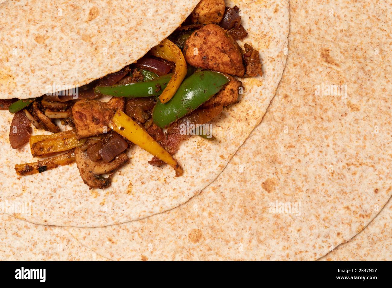 Involtini di fajita di pollo Foto Stock