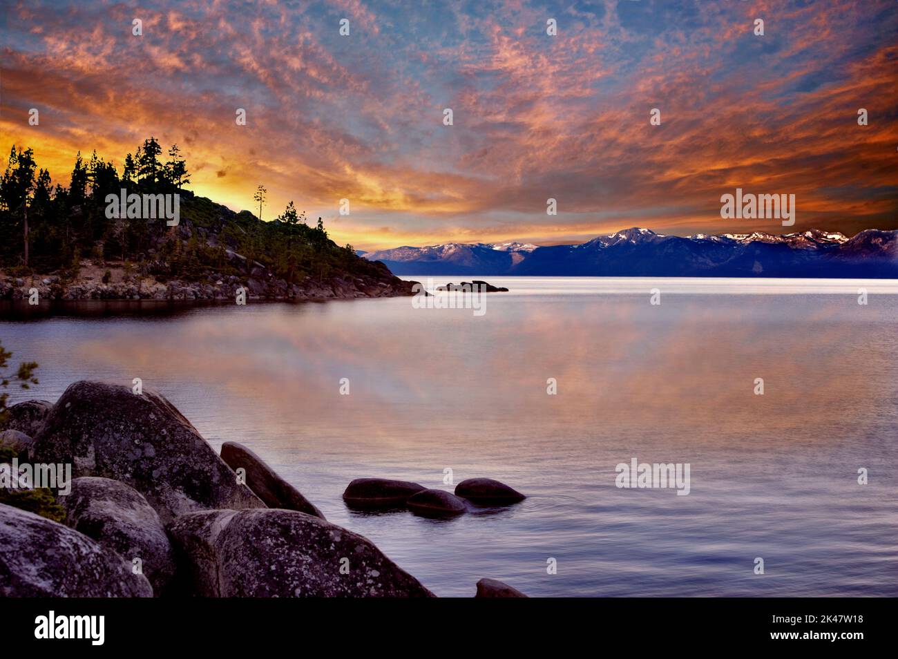 Alba sul lago Tahoe, Nevada/California Foto Stock