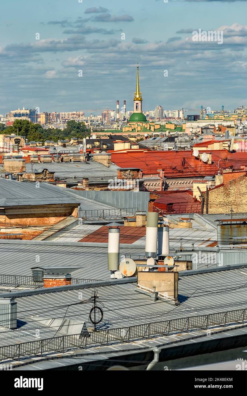Vista della città dal campanile della Cattedrale di Vladimir icona della Madre di Dio a San Pietroburgo. Foto Stock